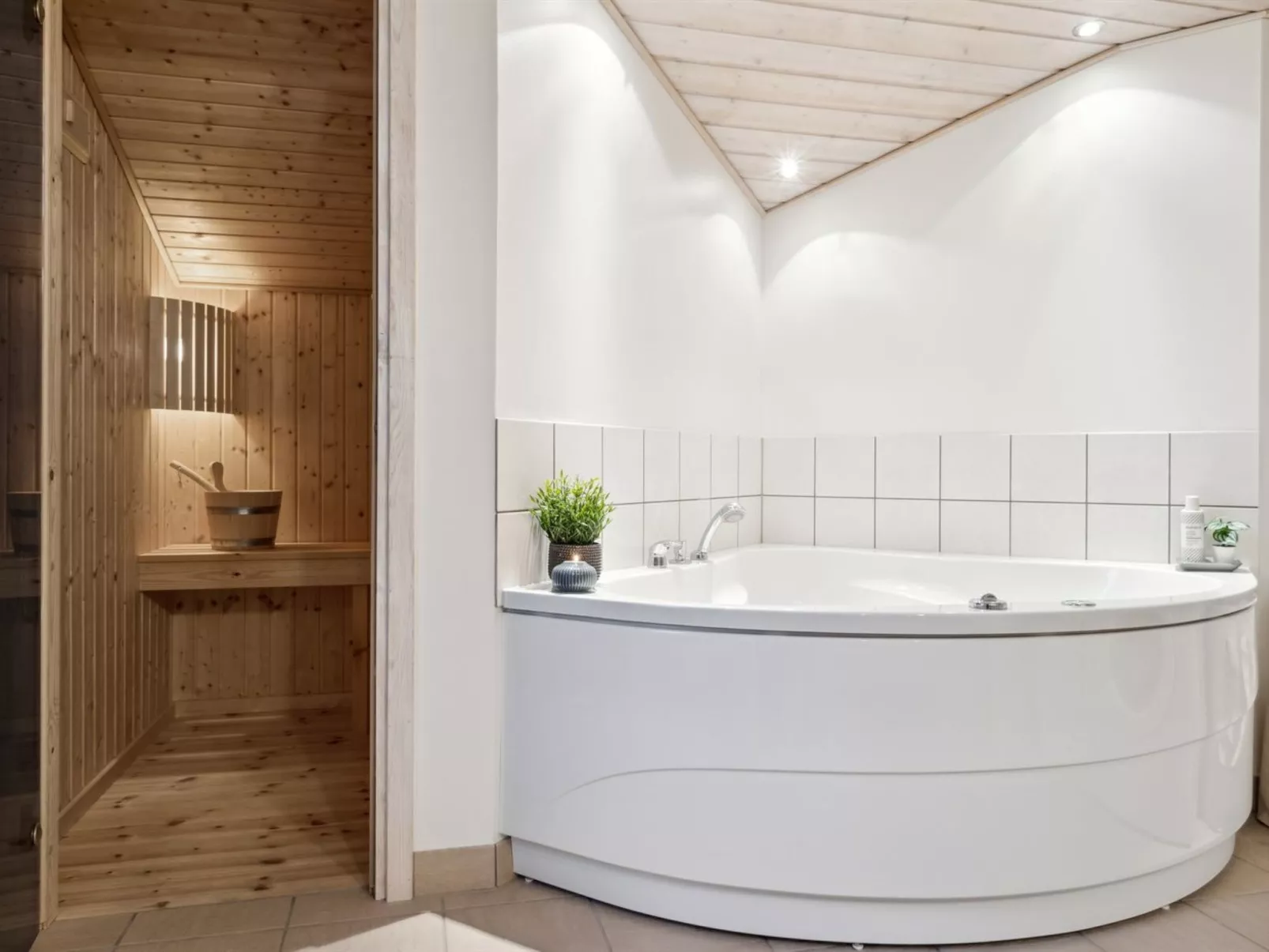 "Ananda" - 900m from the sea-Binnen