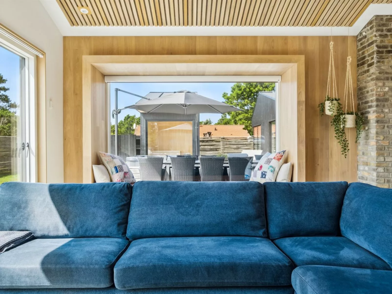 "Toyah" - 400m from the sea-Binnen