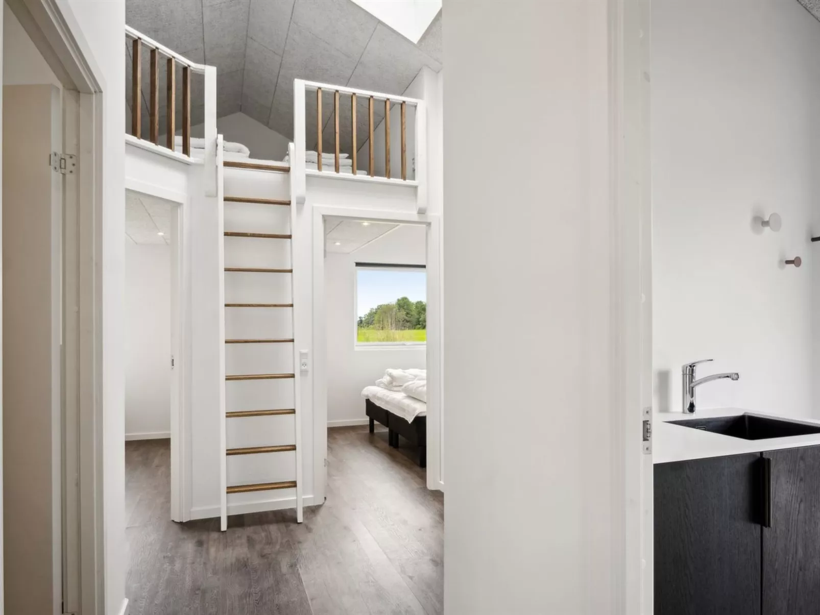 "Stygg" - 75m from the sea-Binnen