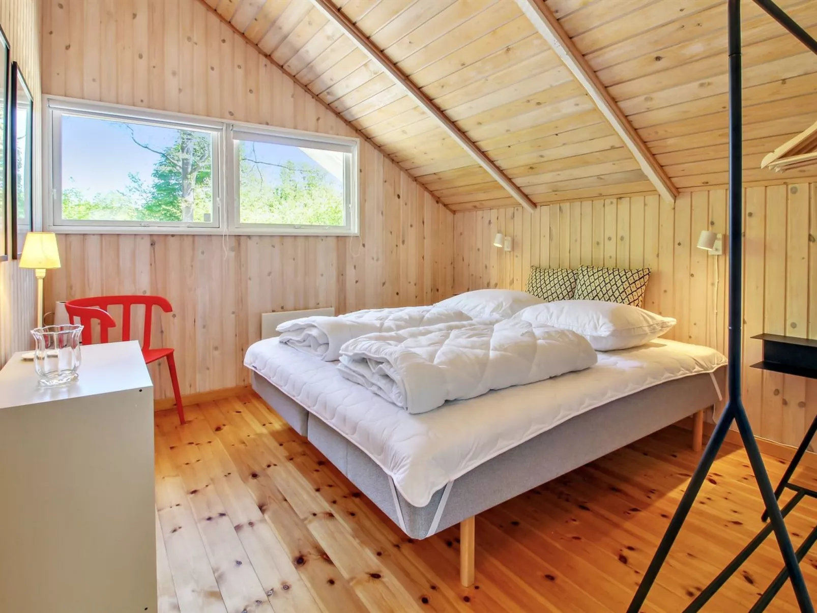 "Jaakob" - 30km from the sea-Binnen