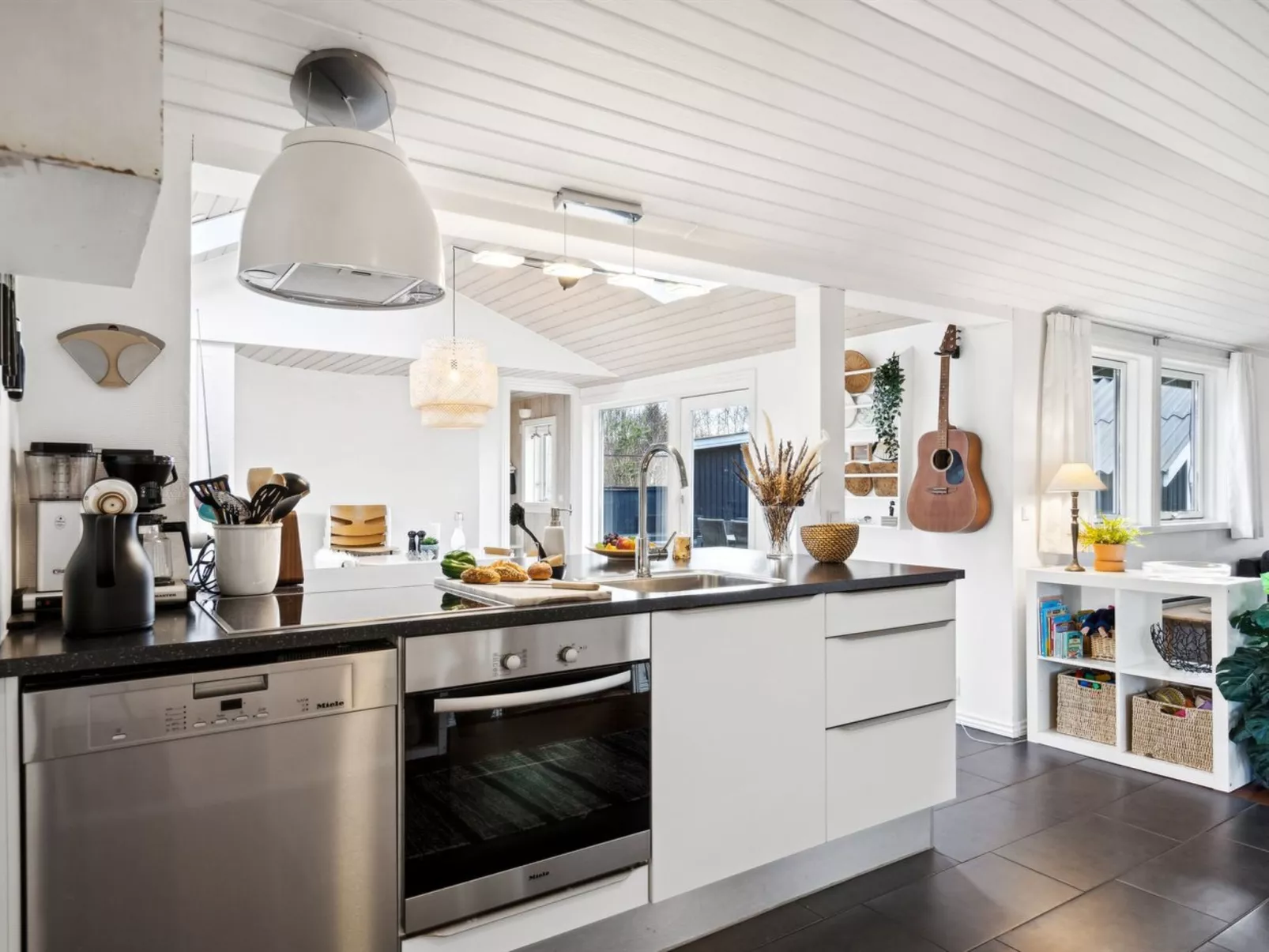 "Hermand" - 3.5km from the sea-Binnen