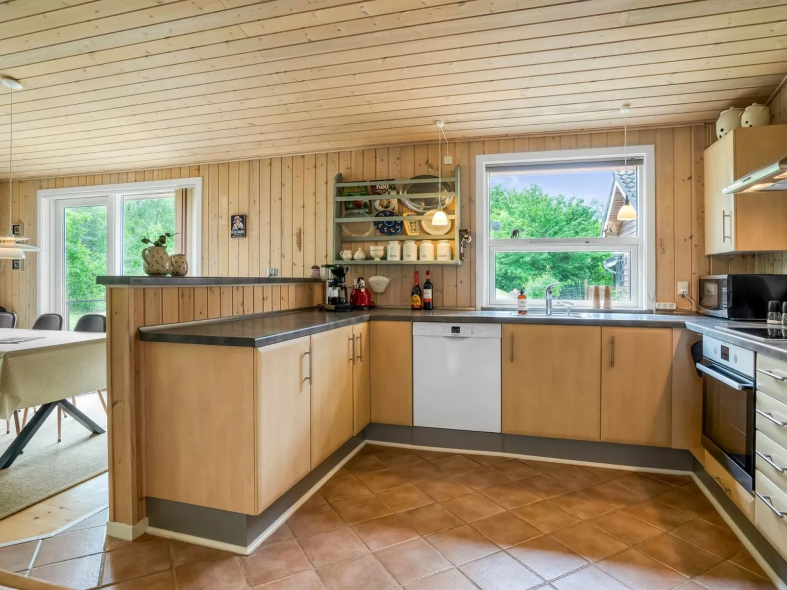 "Mauri" -  from the sea-Binnen