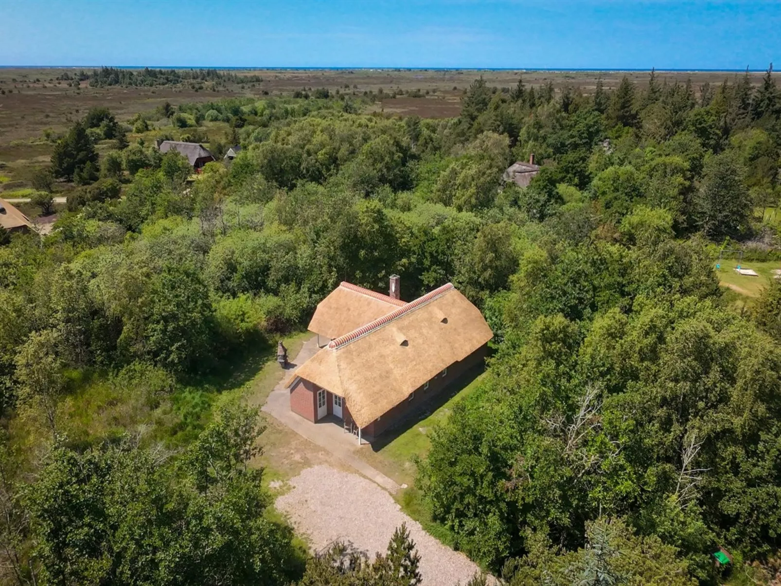 "Ejvi" - 4km from the sea-Buiten