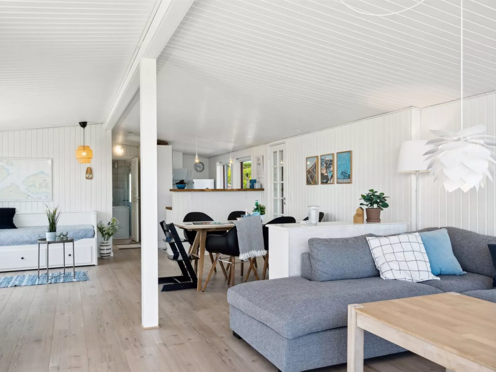 "Fokke" - 450m from the sea-Binnen