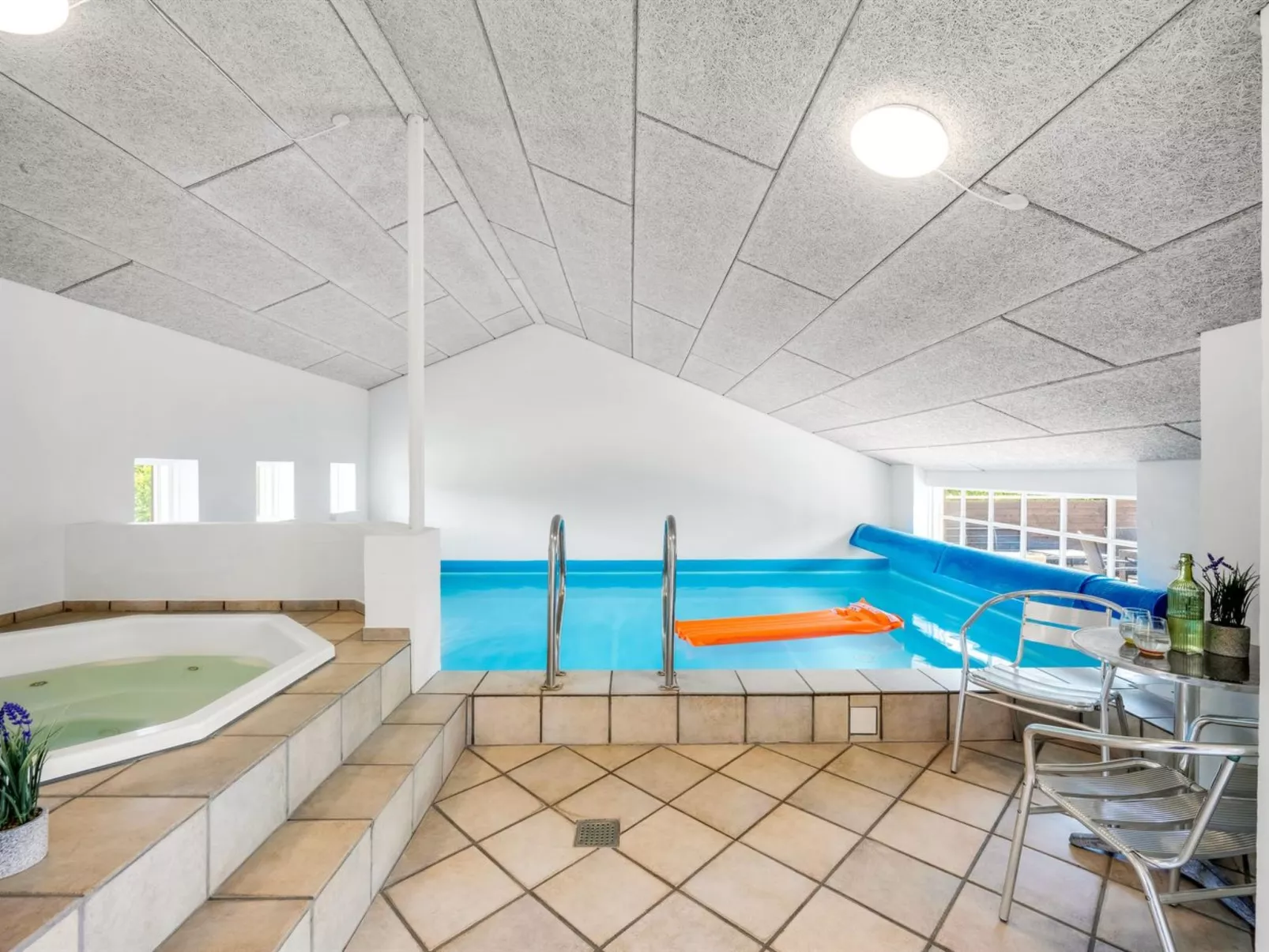 "Holga" - 400m from the sea-Buiten