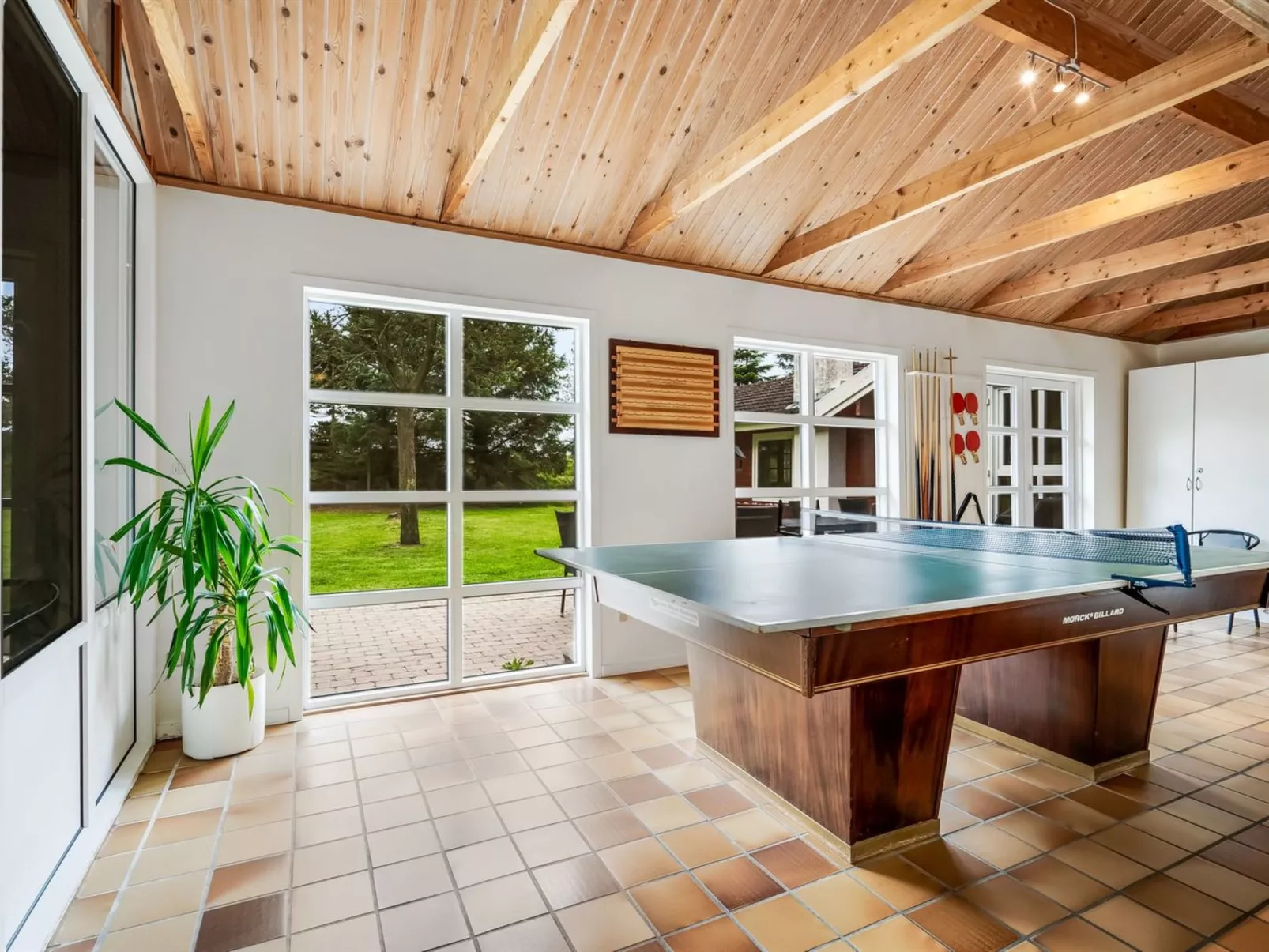 "Aisling" - 700m from the sea-Binnen