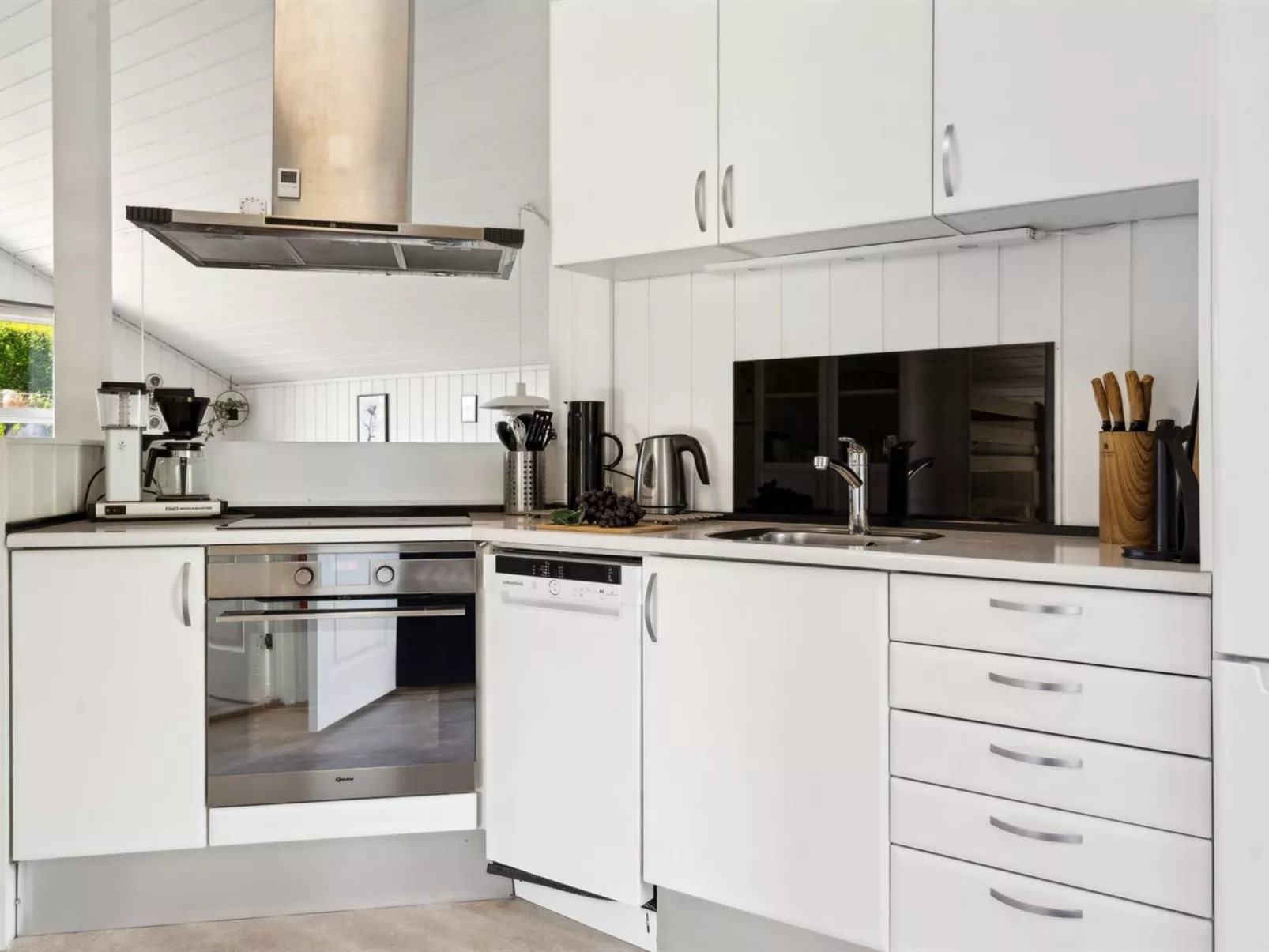 "Enida" - 350m to the fjord-Binnen