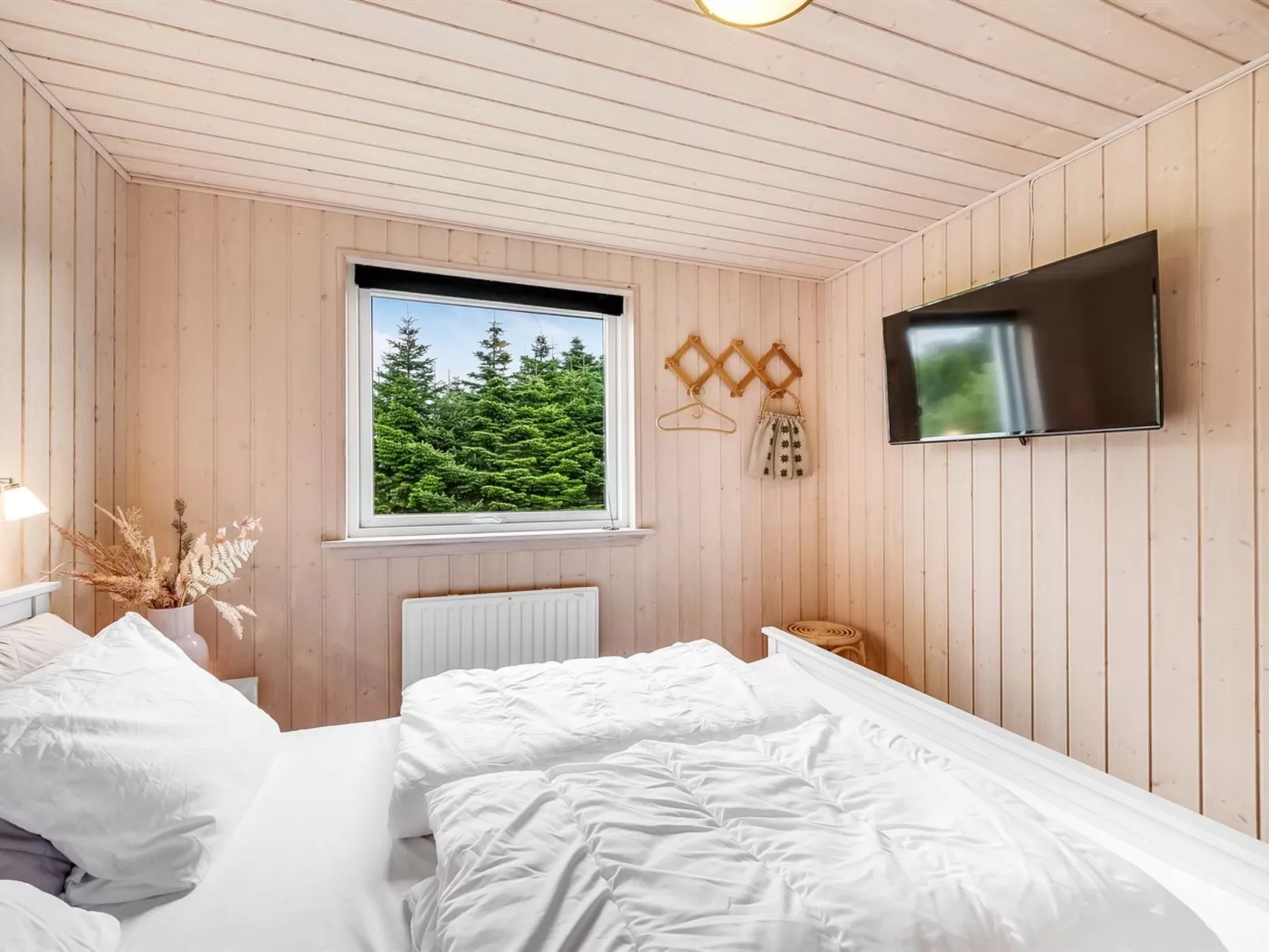 "Jarmunrek" - 400m to the fjord-Binnen