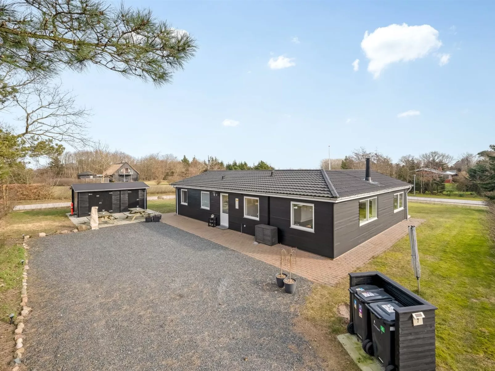 "Amine" - 300m to the fjord-Buiten