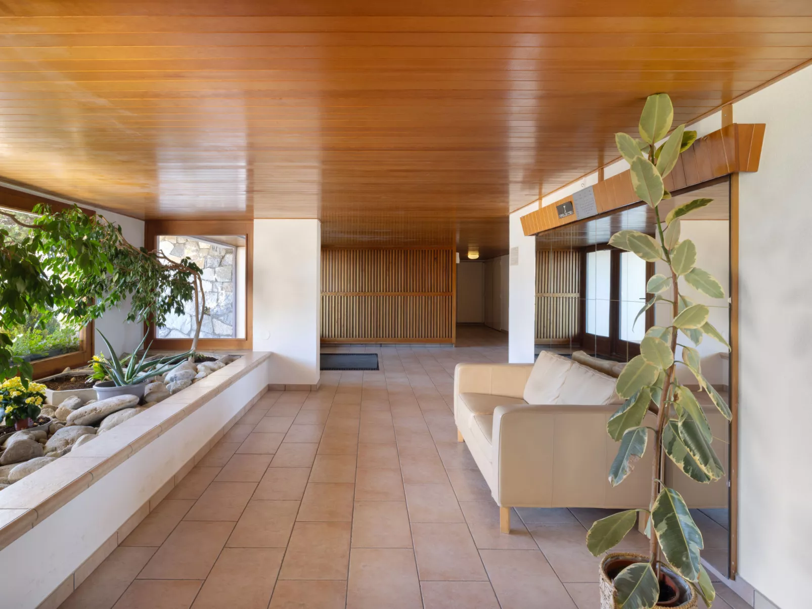 Marigny Dent-Blanche 25-Binnen