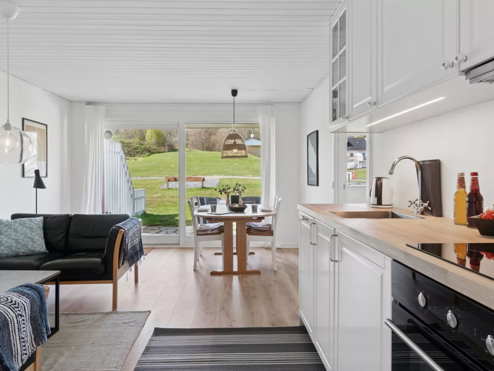 "Kate" - 300m from the sea-Binnen