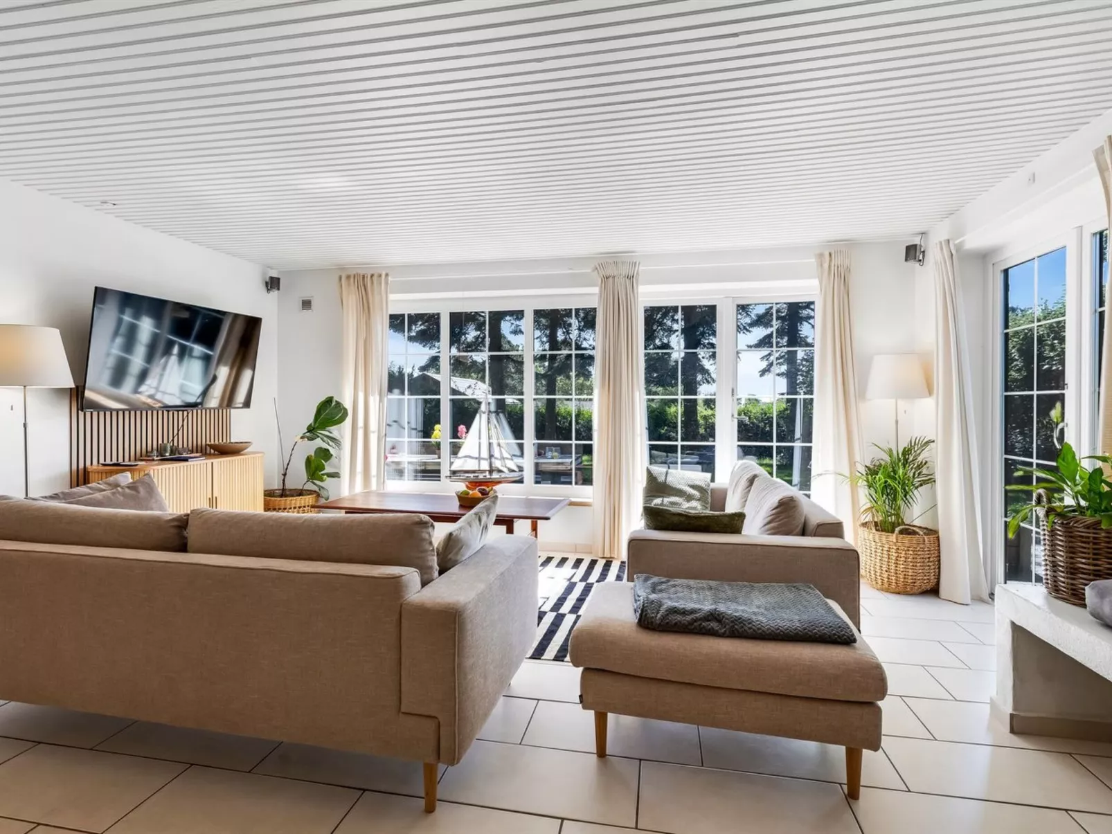 "Matild" - 250m from the sea-Binnen