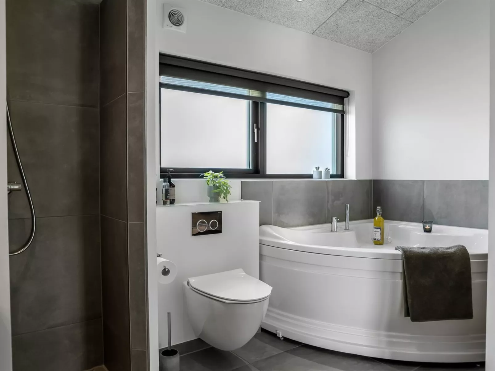 "Eriksine" - 750m from the sea-Binnen