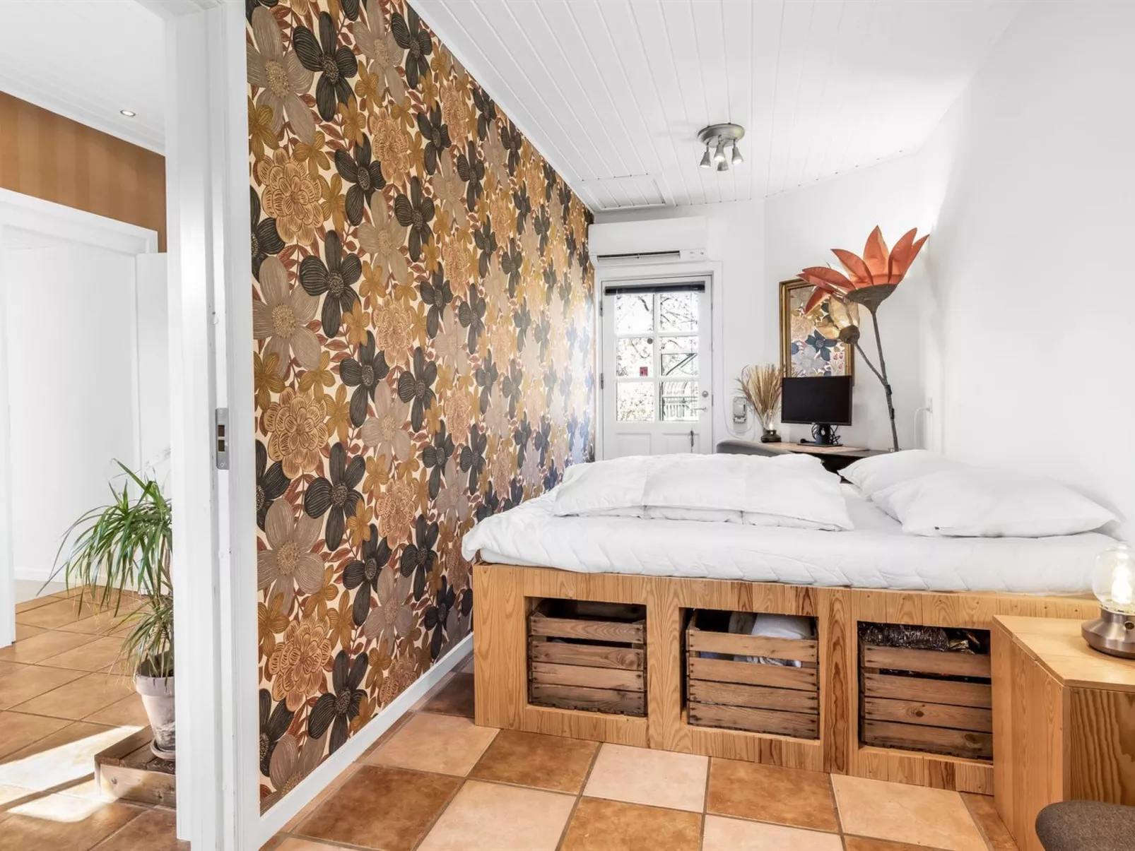 "Hughe" - 1.3km from the sea-Binnen