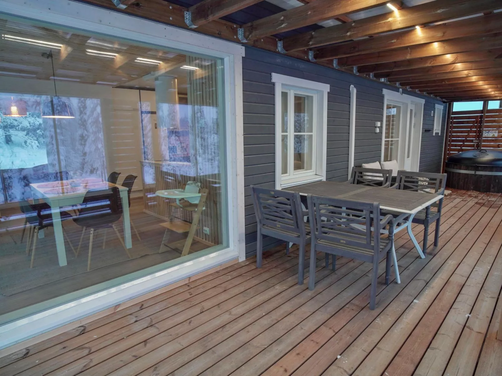 Iso-karpalo b-Binnen