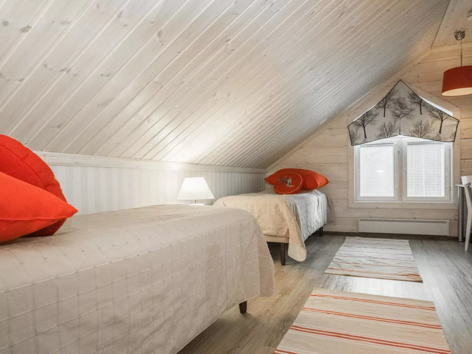 Sinisen tien helmi-Binnen