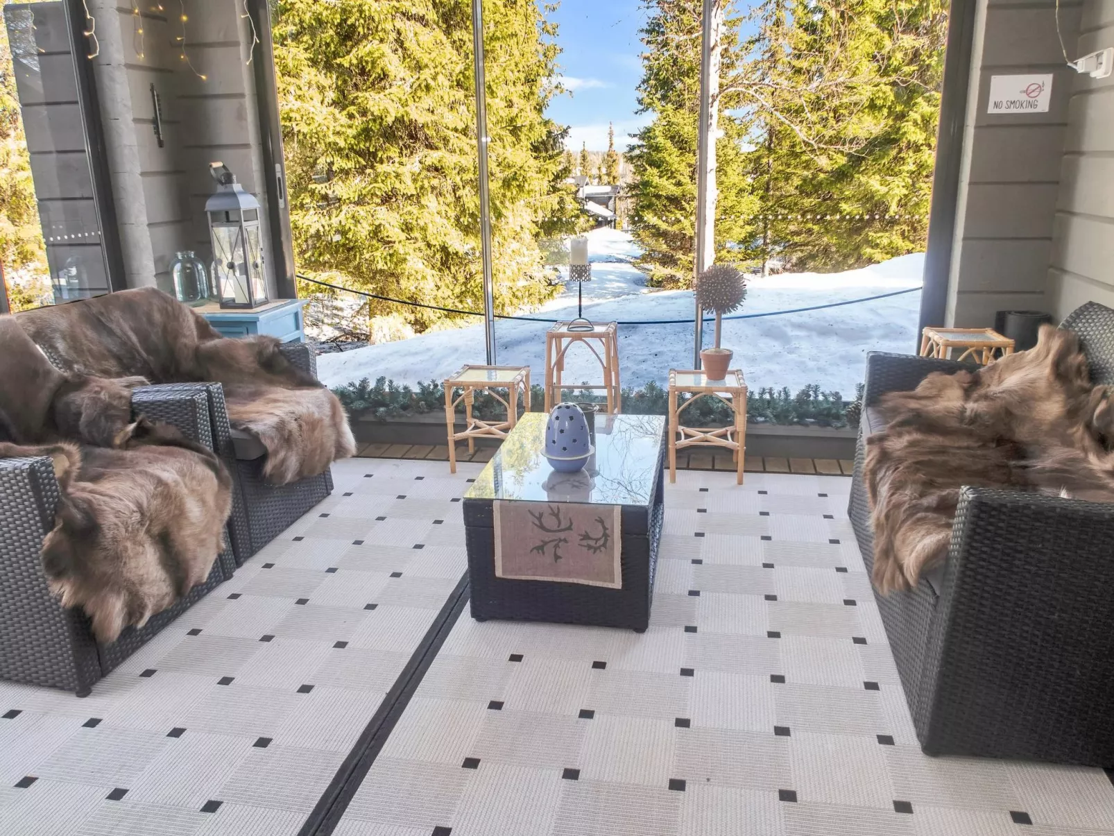 Villa rukaherttua-Binnen