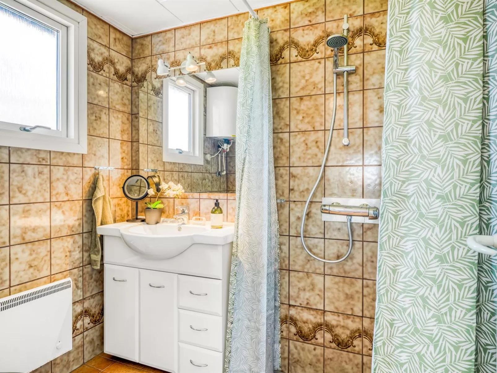 "Yaris" -  from the sea-Binnen