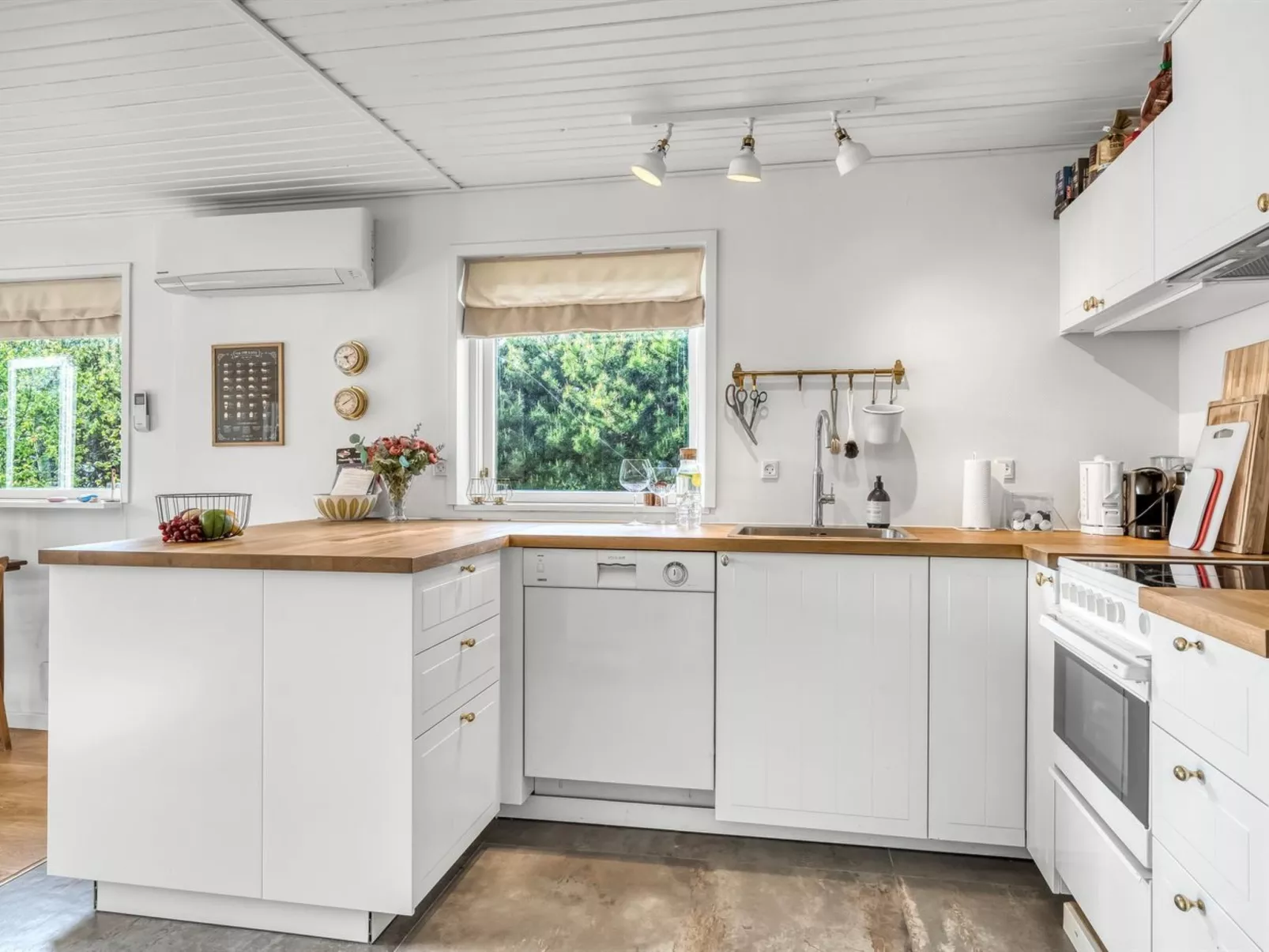 "Toralf" -  from the sea-Binnen