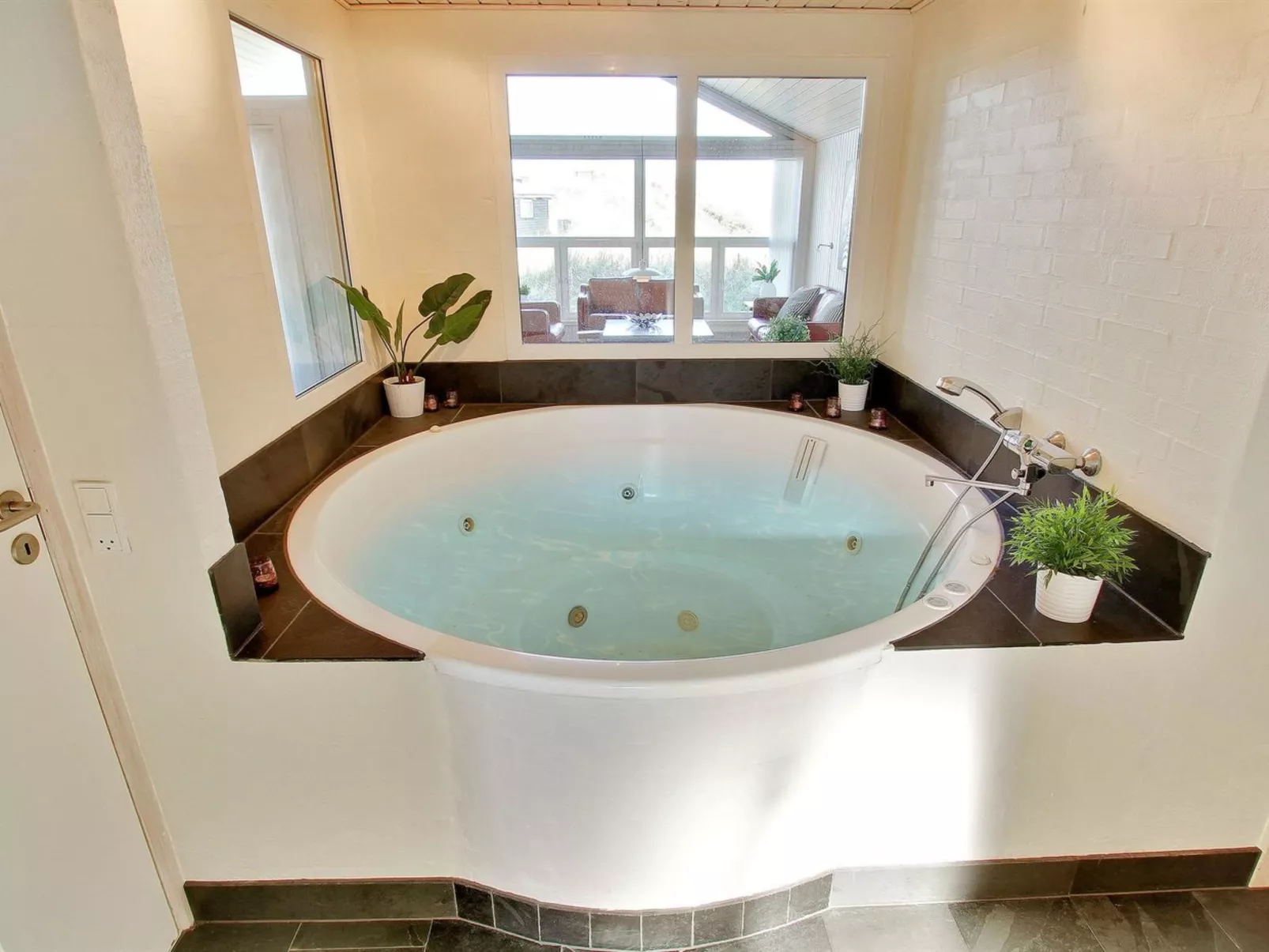 "Elni" - 350m from the sea-Binnen