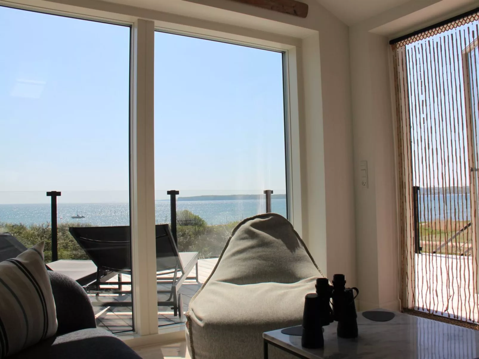 "Valia" - 20m from the sea-Binnen