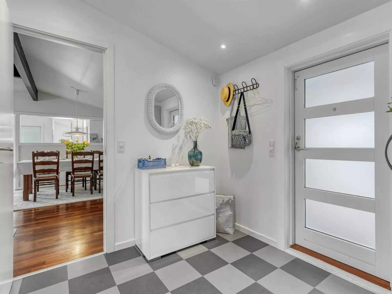 "Etly" - 900m from the sea-Binnen