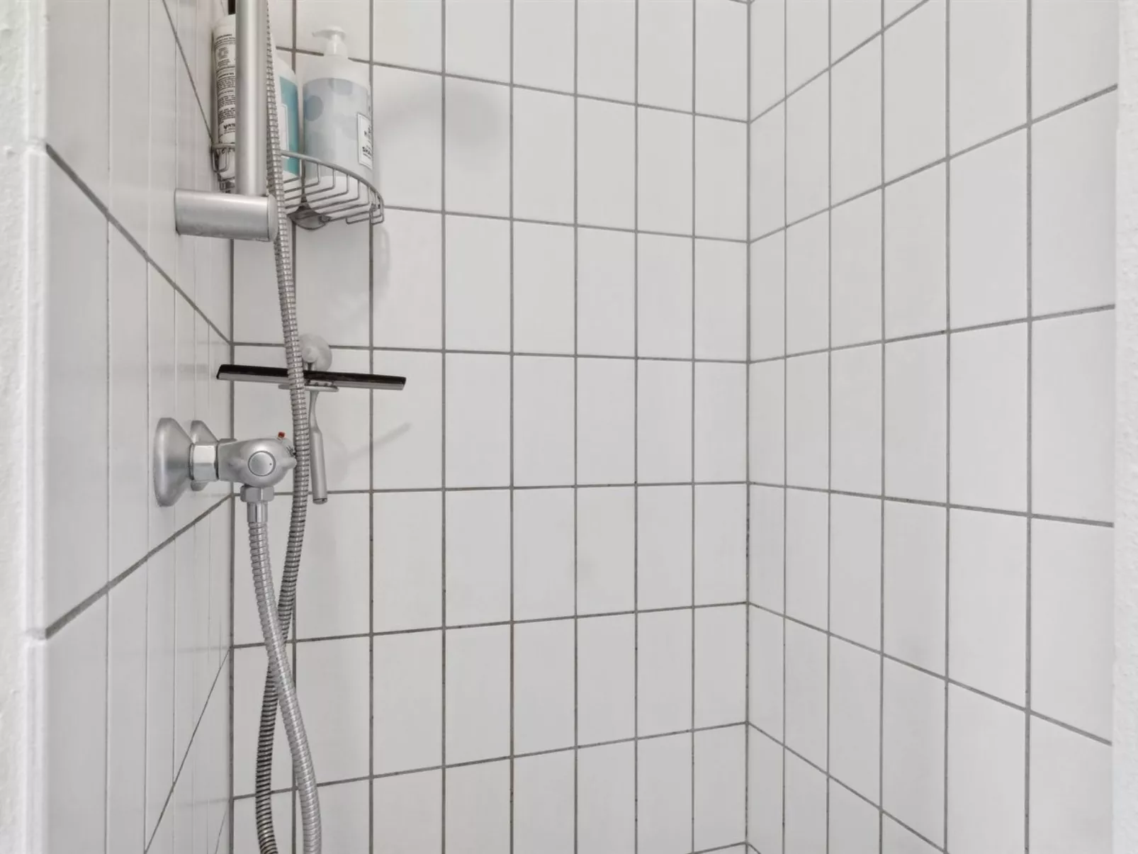 "Naina" - 200m from the sea-Binnen