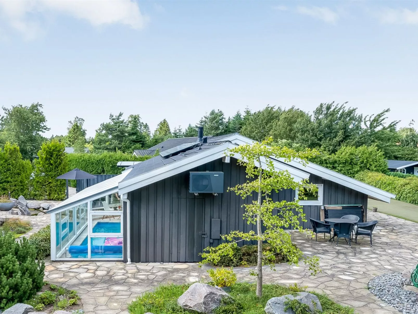 "Ellie" - 700m from the sea-Buiten