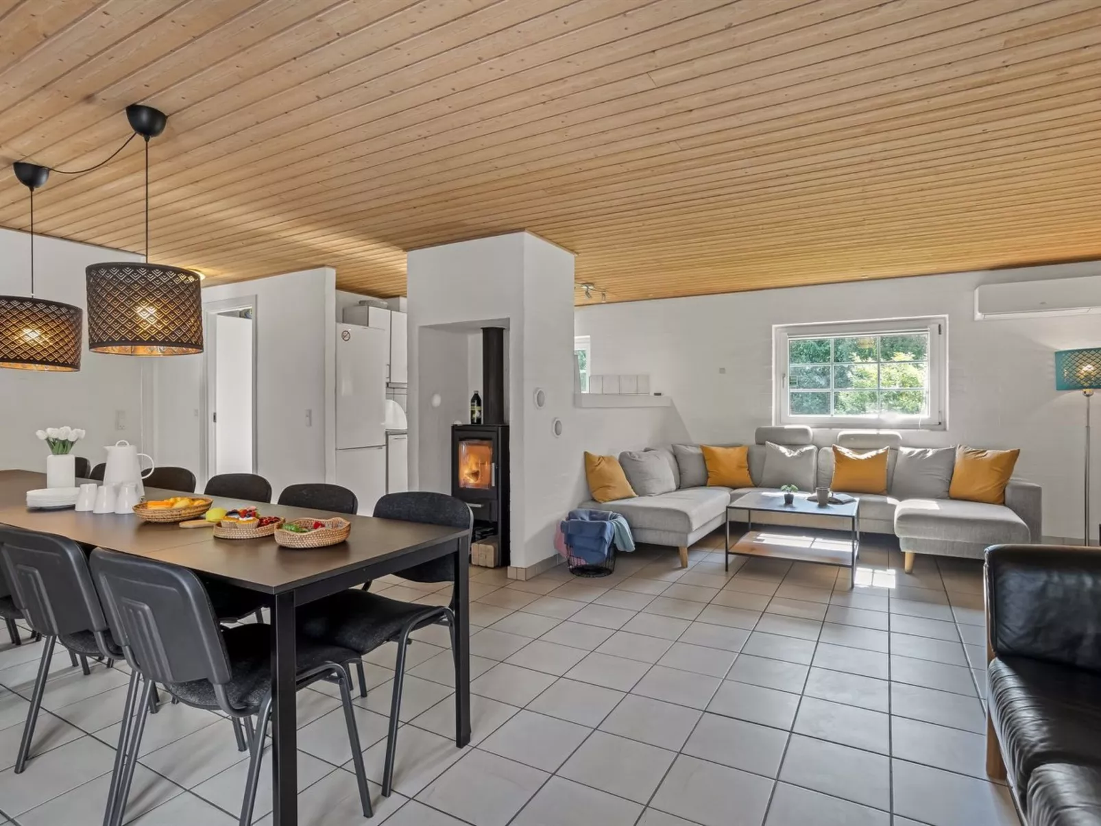 "Tara" - 900m from the sea-Binnen