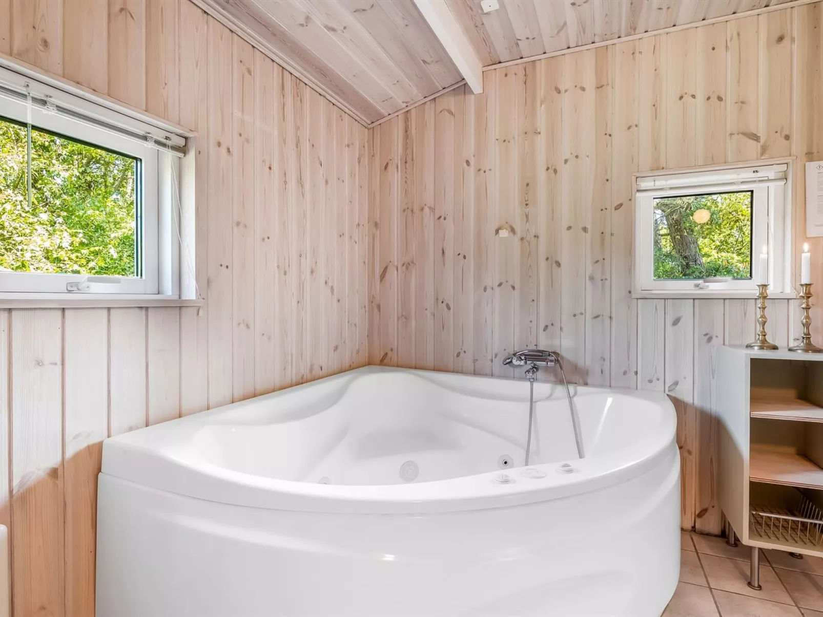 "Tatianna" - 100m from the sea-Binnen