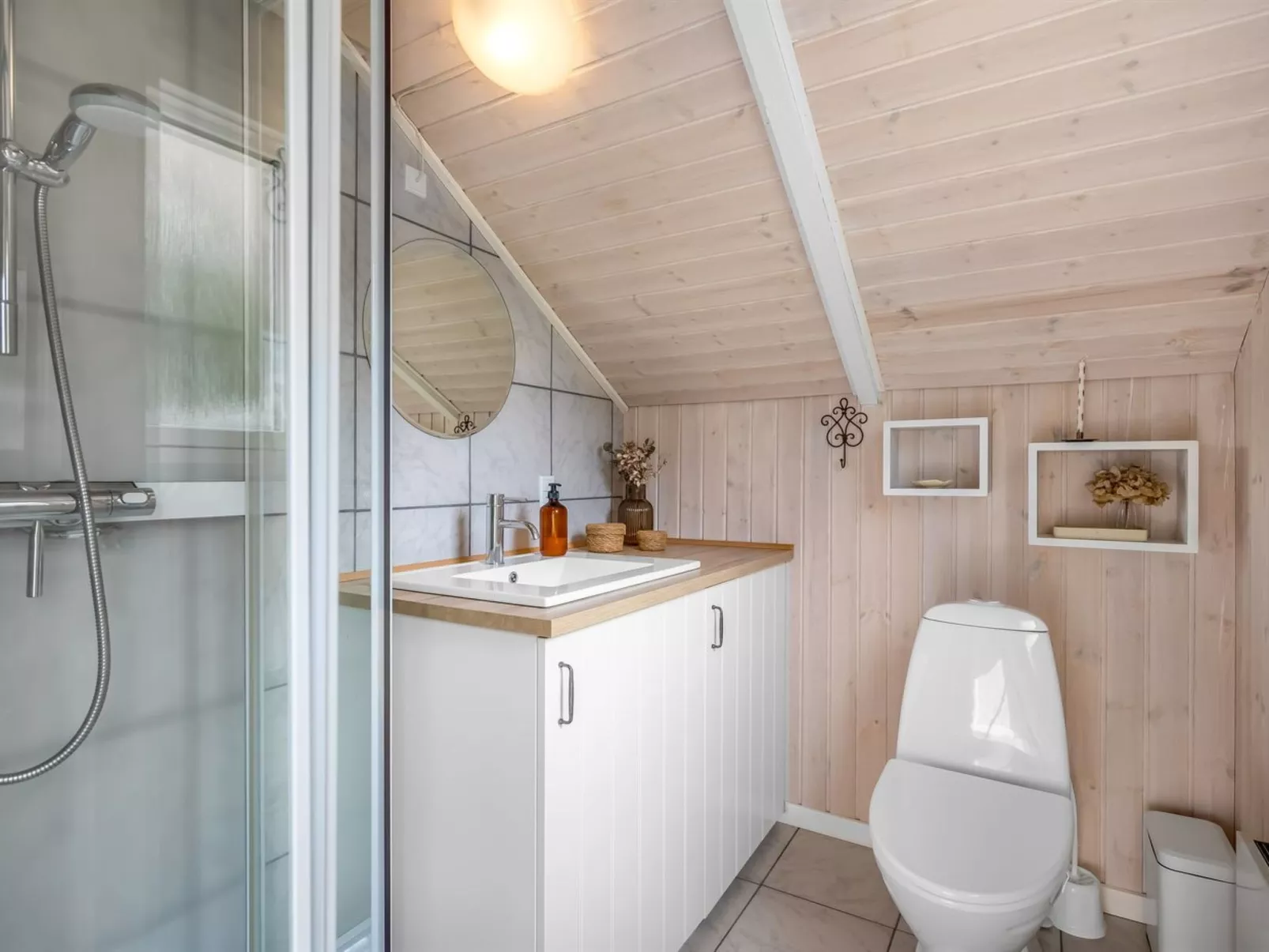 "Tara" - 450m from the sea-Binnen