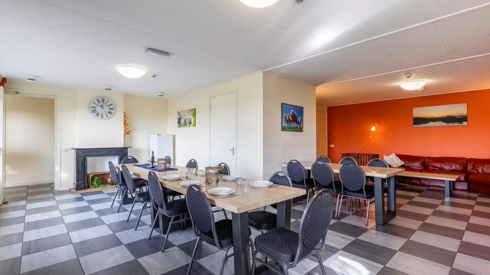 Groep in Friesland-Eetkamer