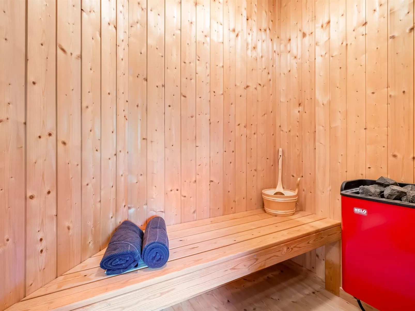 "Mieka" - 500m from the sea-Binnen