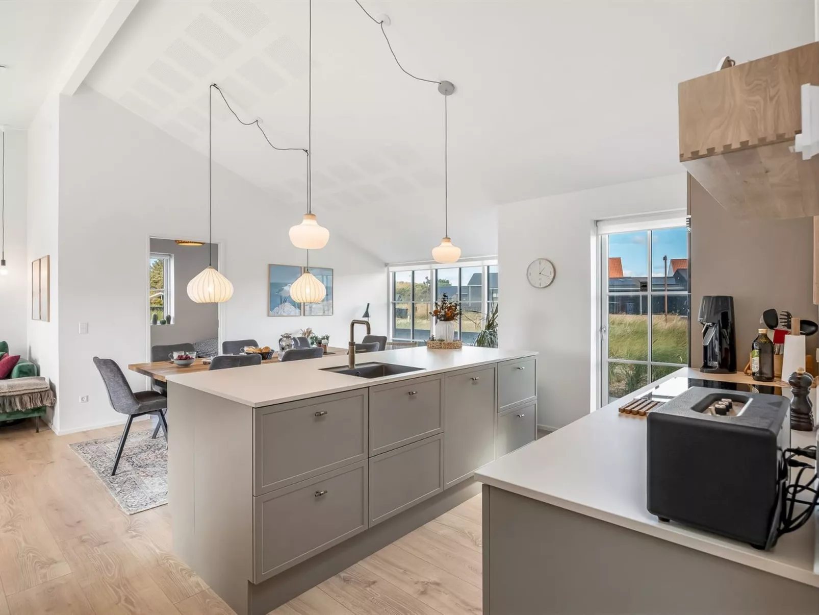 "Tjure" - 500m from the sea-Binnen