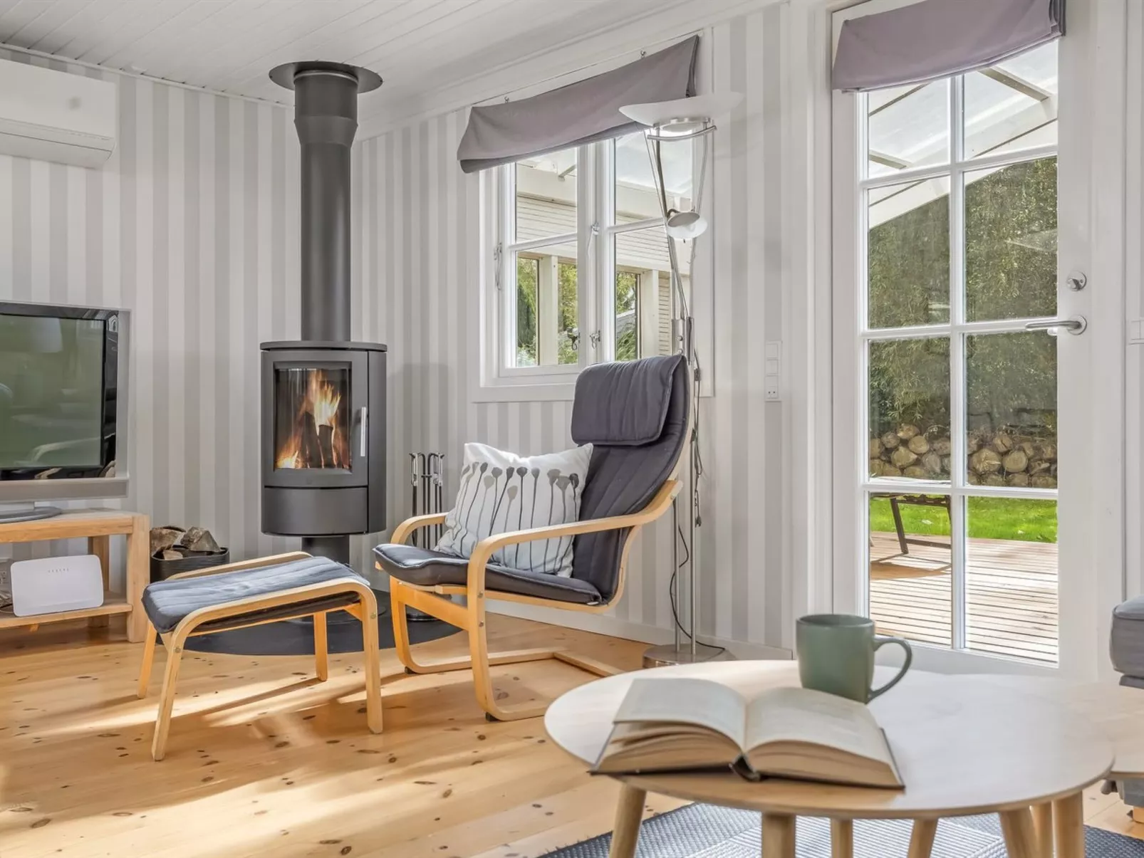 "Fernandine" - 400m from the sea-Binnen