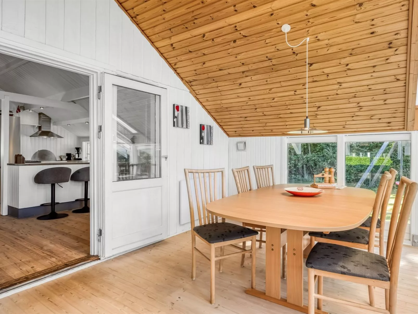 "Madita" - 30km from the sea-Binnen