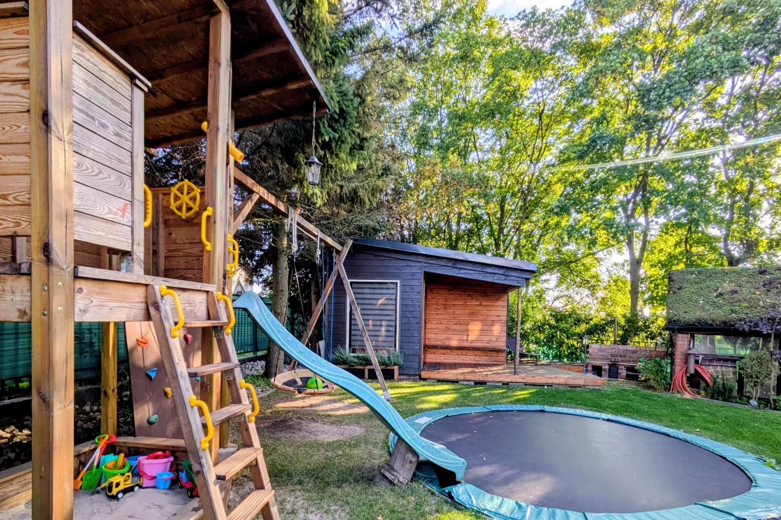 Apartament 4-osobowy na Portowej Kołobrzeg-Tuinen zomer