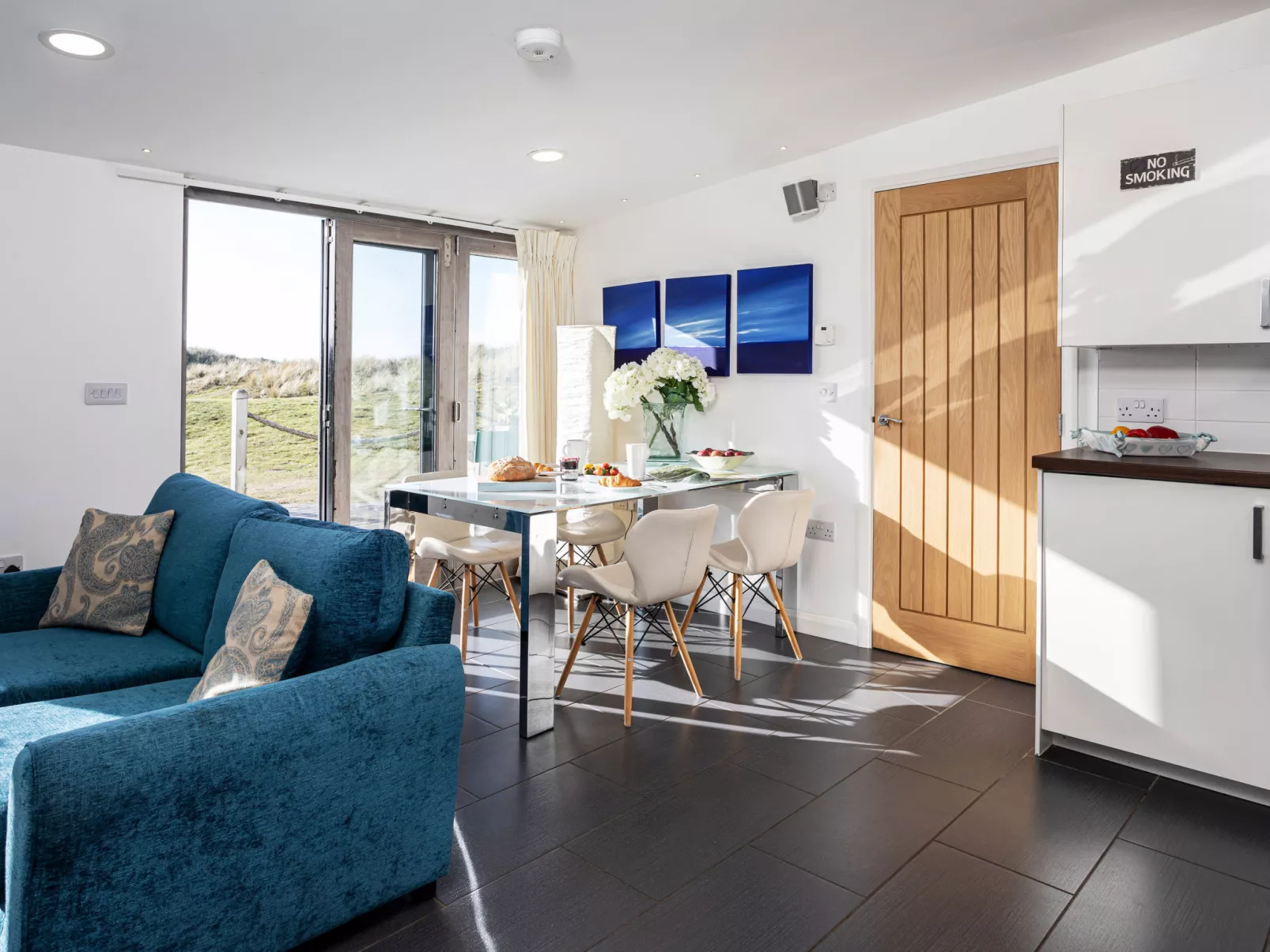 The Lighthouse Hide-Binnen