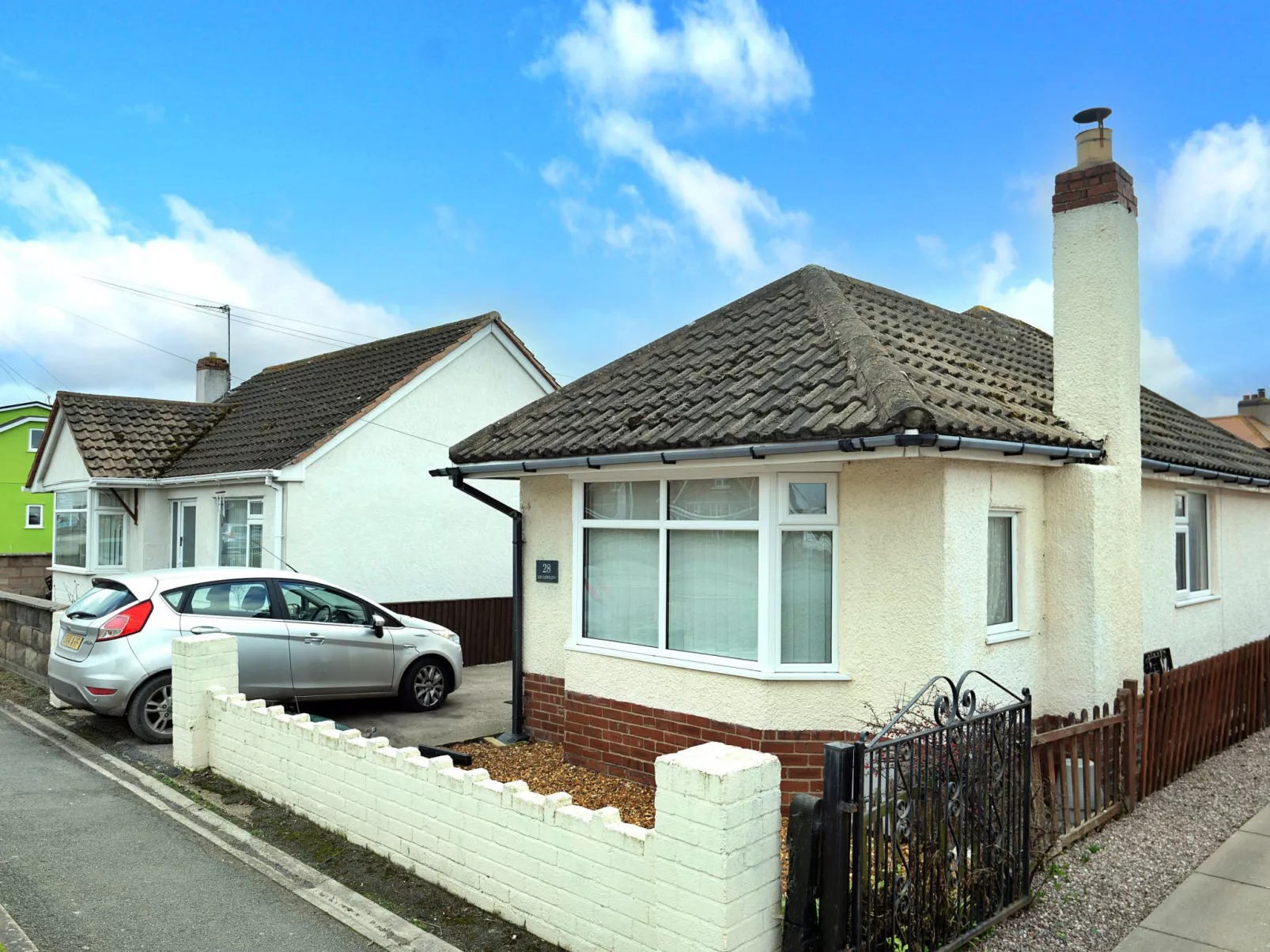 Llys Llewellyn-Binnen