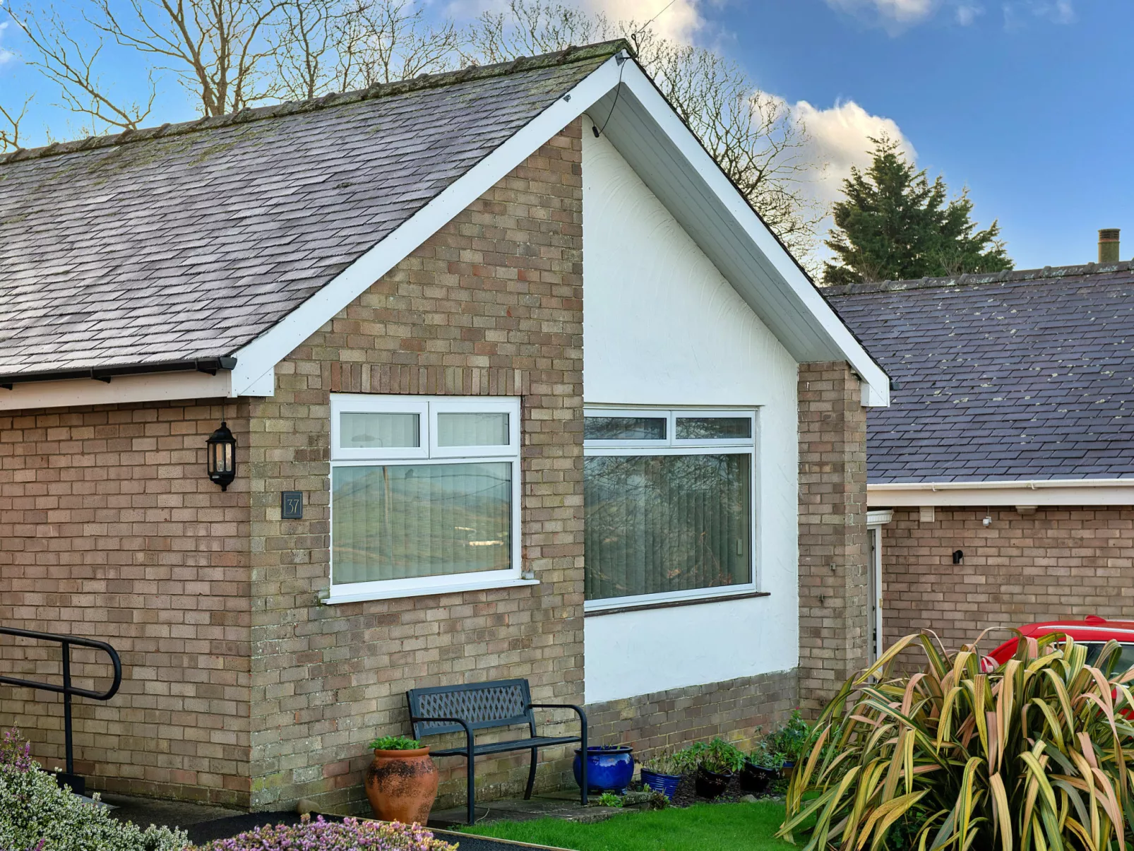 37 Bro Enddwyn-Buiten