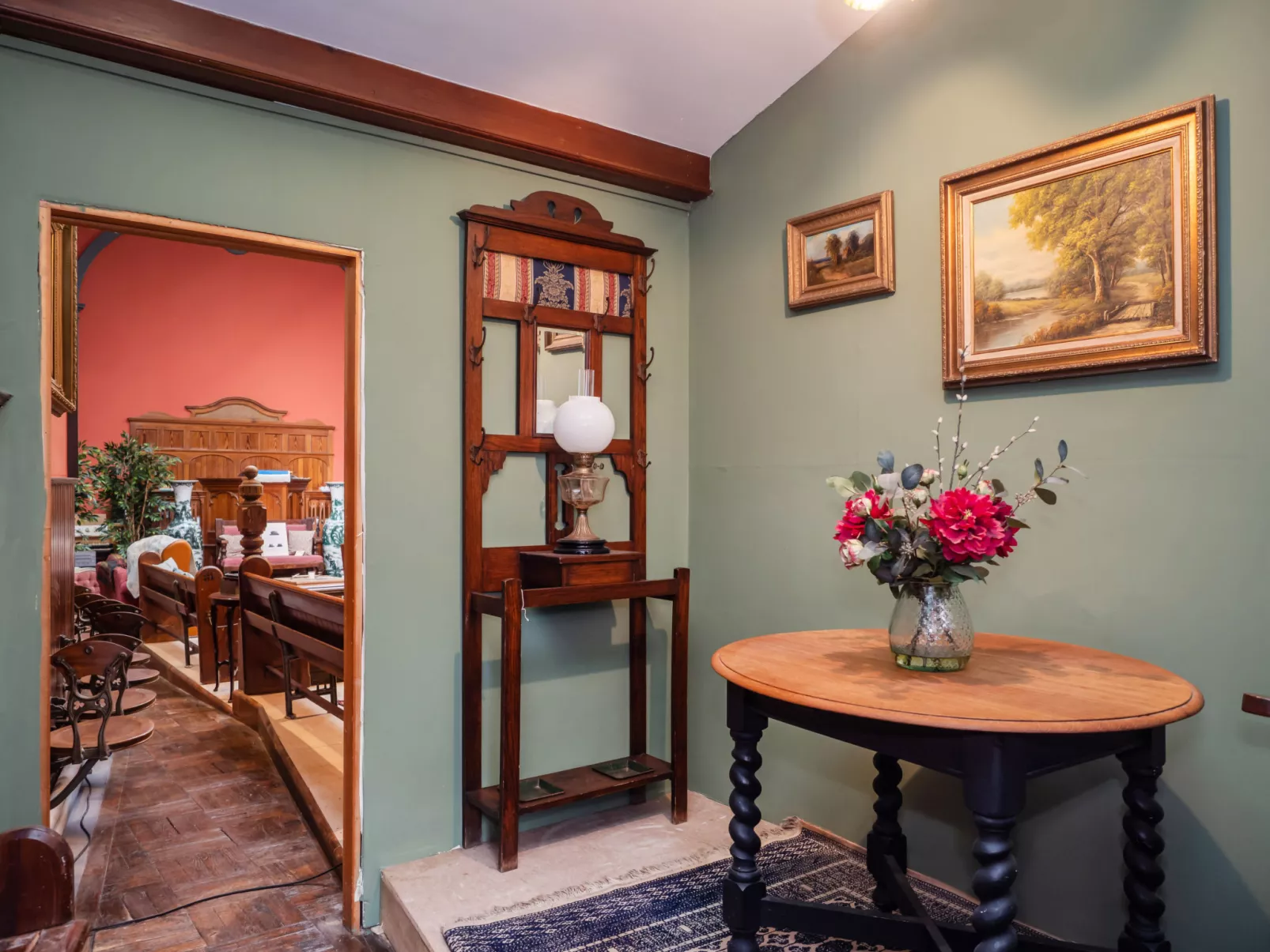 The Old Sunday School & Vestry-Binnen