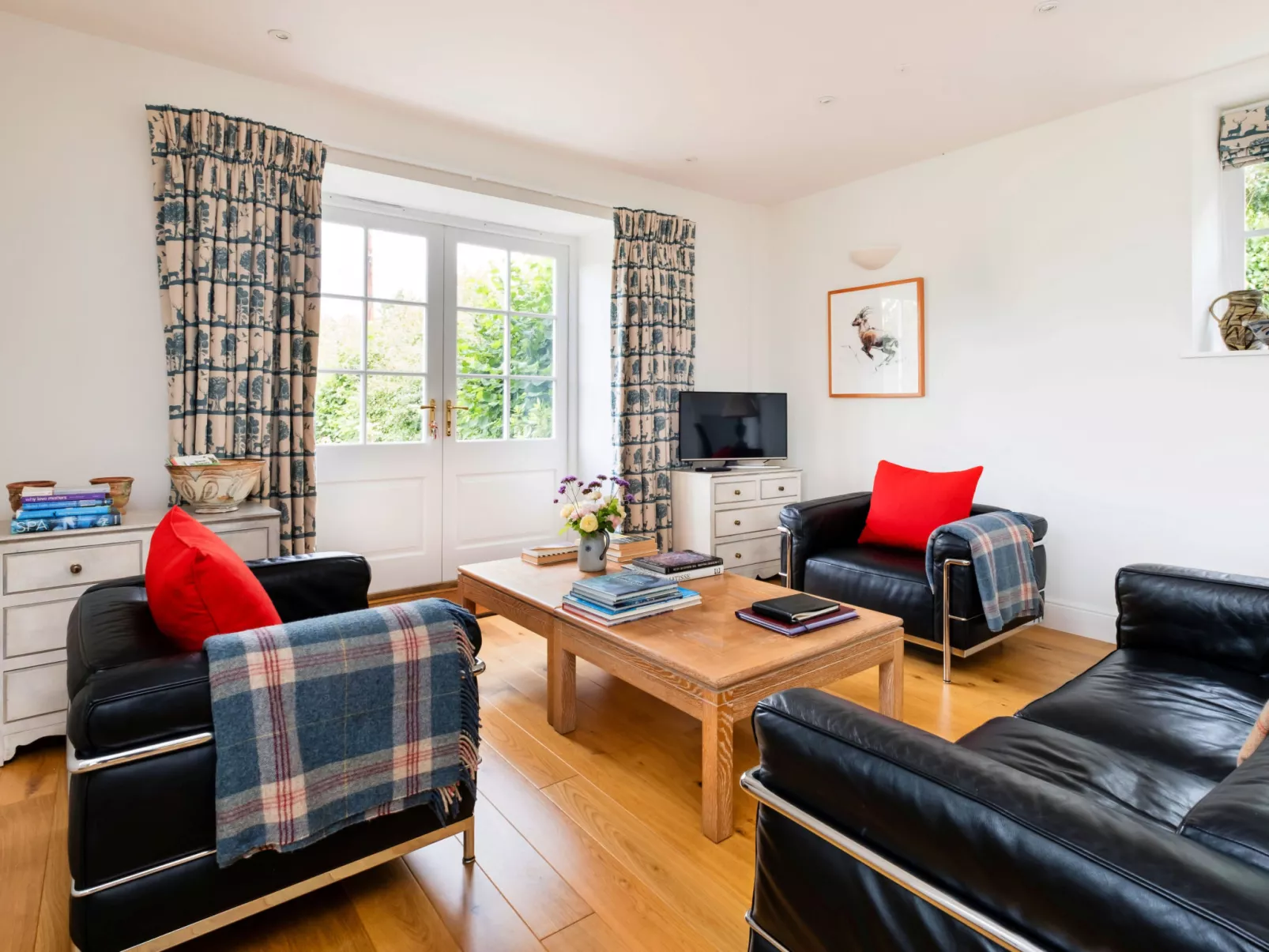 Coach House Wellbeing Retreat-Binnen