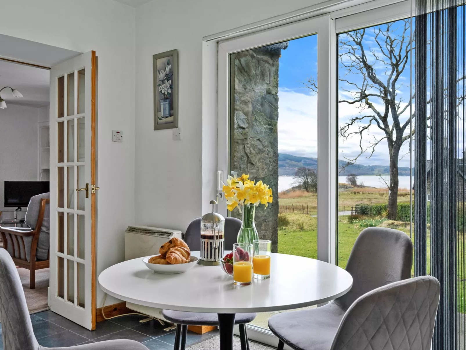 Lochead Cottage-Binnen