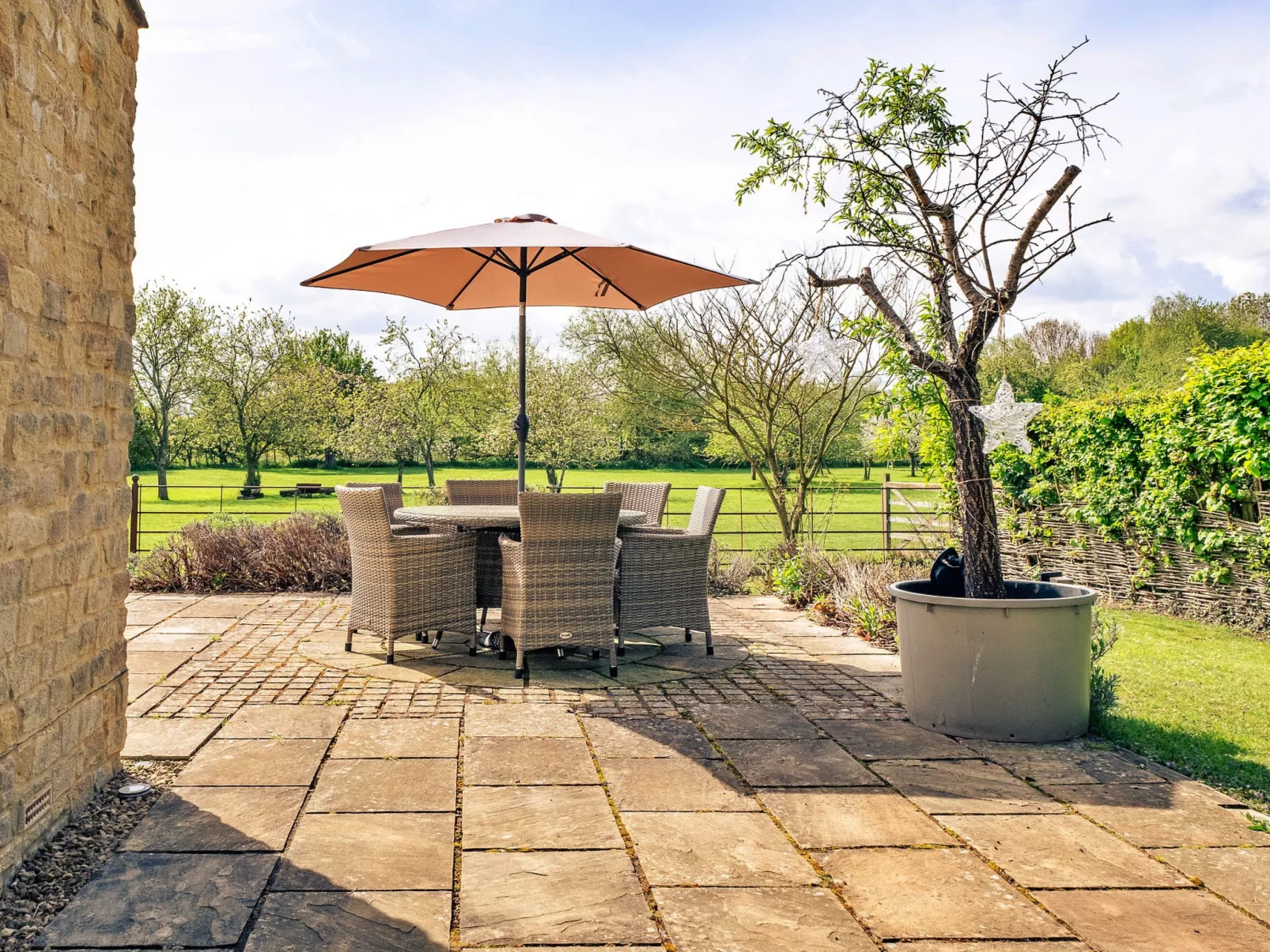 Windfall Cottage-Buiten