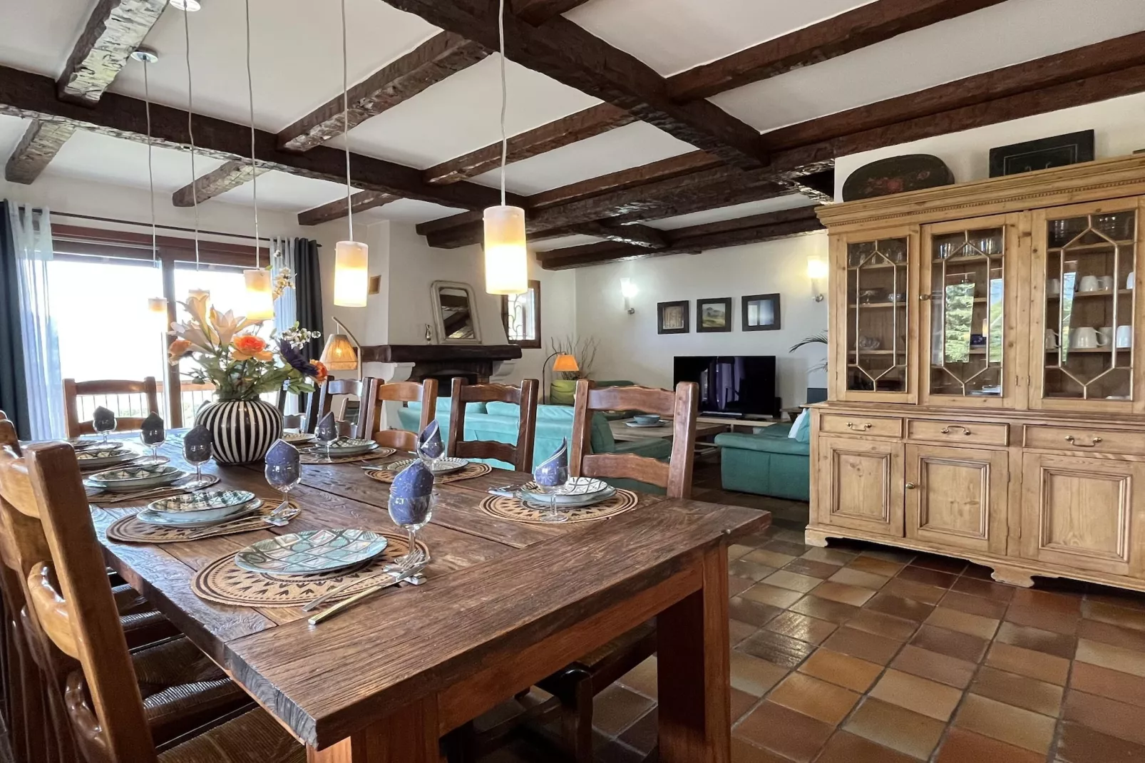 Villa Les Chemins Croisés-Eetkamer