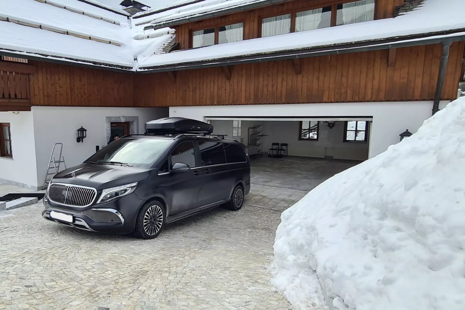 Bad Kleinkirchheim Lush and Spacious Villa with Indoor Pool and Wellness - Seven Bedroom Villa