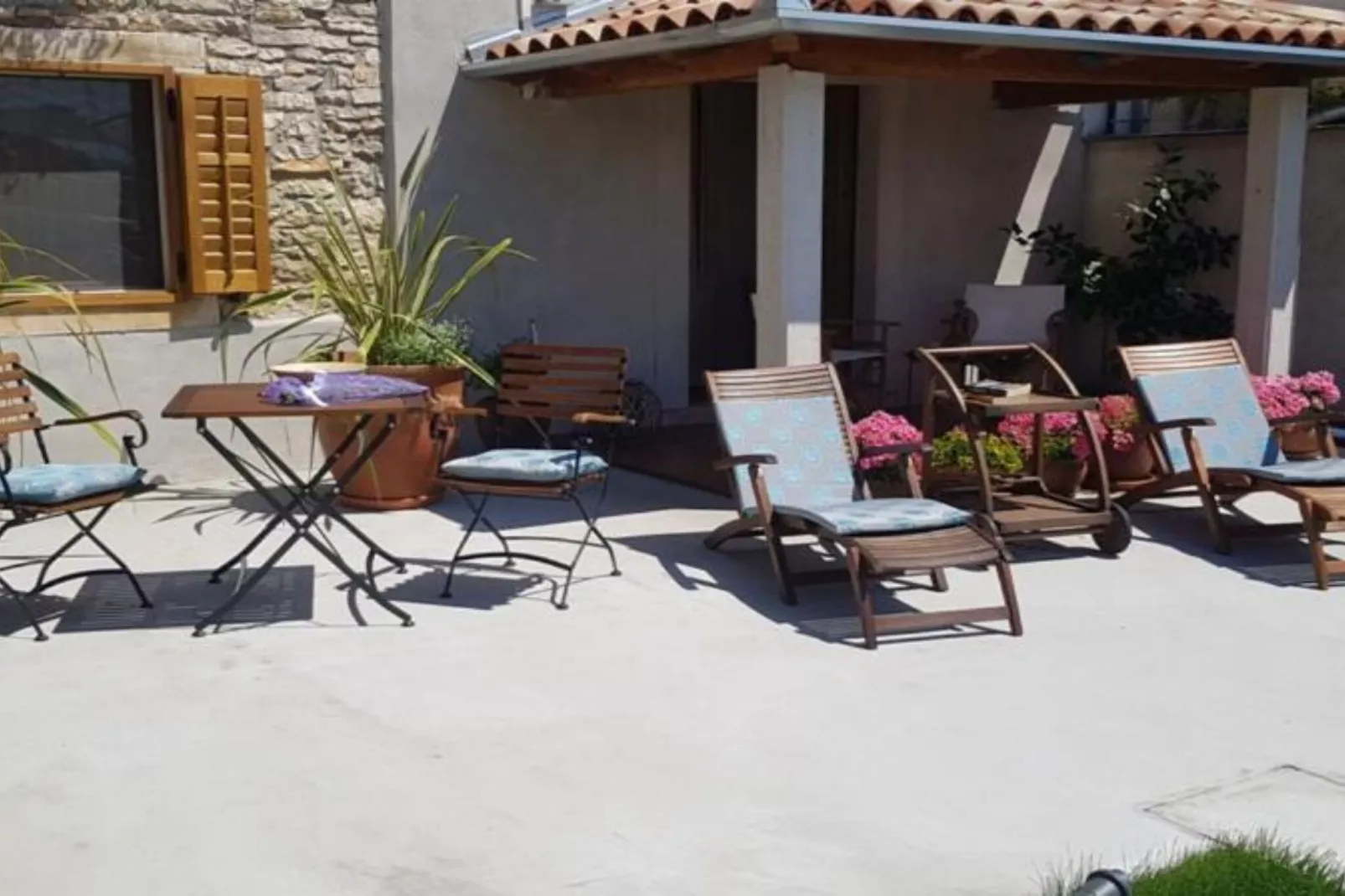 One bedroom apartment ( Ground floor) -(A4)-Buitenlucht