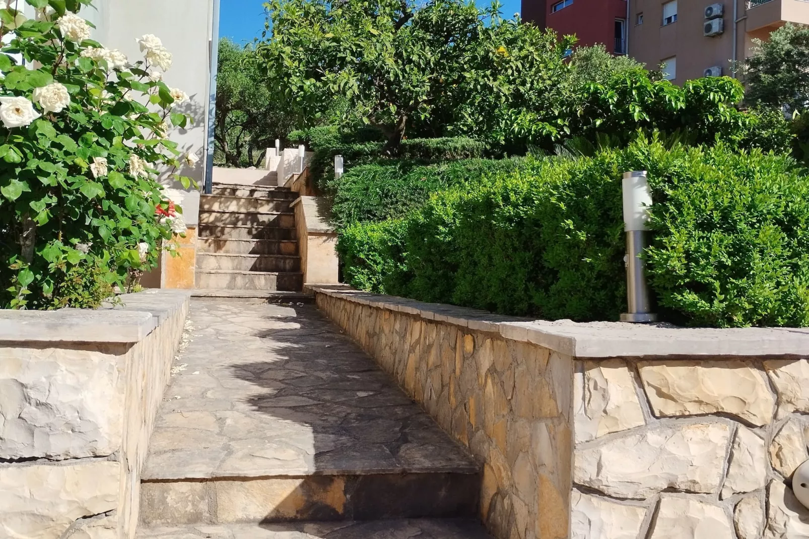 One-Bedroom Apartment With Terrace (A2)-Sfeer