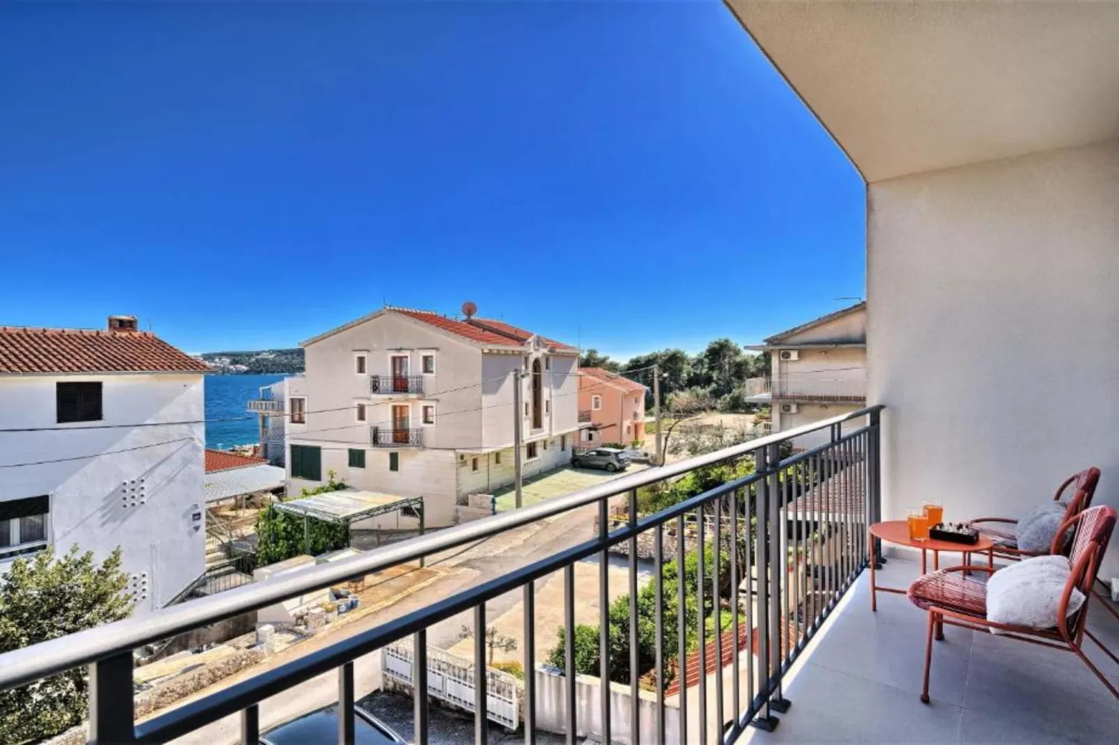 Two-Bedroom Apartment With Balcony And Sea View