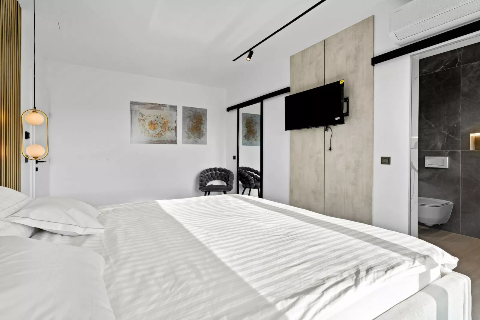 Villa Freedom - Five Bedroom House with Balcony-Slaapkamer